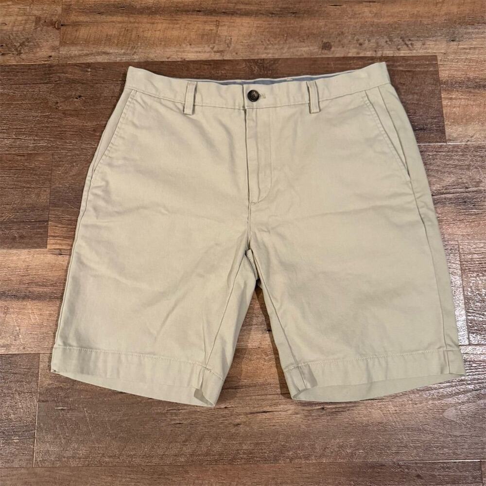 Amazon Essentials Men's Classic Fit Khaki Chino Shorts Beige Size 32 Golf Prep